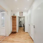 2 Bedroom Classy Apartment Near Belvedere Castle