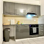 Cosy Schoenbrunn Suites - Free Underground Parking