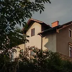 Oak House Vienna