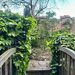 Hidden Garden - Spacious Modern - 1 Min To City Shuttle
