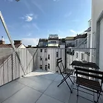Feelhome-Dachterrasse-4 Gaeste-Wifi