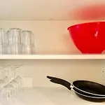 50 M2 Stylish Apartment With Free Parking
