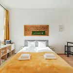 Premium Studio With Free Parking