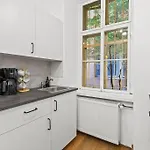 Spacious Modern Apartment I Vienna