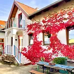 Gaestezimmer Rothneusiedl