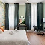 Spacious & Elegant 3 Bedroom Apartment