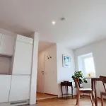 Brunnenmarkt Balcony Apartment