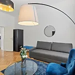 Balcony Apartment, 4 Min To U3 Zipperer Strasse