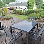 Gartenhaus Am Stadtrand Von Wien Mit Parkplatz