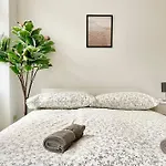 Sunny Central Apartment