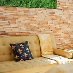Classy Premium Studio With Free Parking