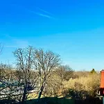 Premium 4 Bedroom Penthouse - Free Parking