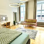 Opera Vienna Apartment 145 M2