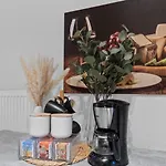 City Apartment, Central, 2 Min To U1 Keplerplatz