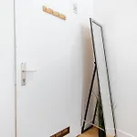 Rooms In A Shared Apartment, 6Min To Lugner City