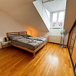 Sonniges Apartment Mit Terrasse, 15Min Ins Zentrum