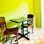 Affordable Central Rooms, 10-Min To Lugner City
