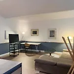 Helle Erdgeschosswohnung, Nahe Zentrum Und Schoenbrunn