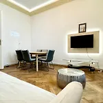 Luxury Apartment At Famous Vienna Kutschkermarkt