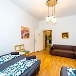 Family Room - 7 Minutes To Schoenbrunn Palace