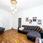 Family Room - 7 Minutes To Schoenbrunn Palace