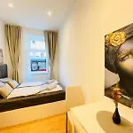 Ottakring Gem Shared 4-Br Retreat Breathtaking City Views