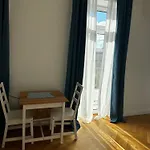Altbaujuwel Mit Terrasse, Top 20