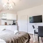Trendy Studio Near Westbahnhof With Kitchenette & Smart Tv