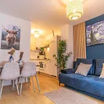 Superb Fully Equipped Apartment, 9 Min To City Center Via Metro