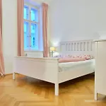 Chic Apartment - Near U3 Metro