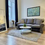 Luxurious And Bright, 5 Min To City Center