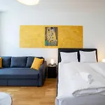 Calm & Cosy Apartment With Free Parking
