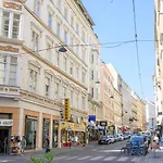 Apartement In Der Stadt