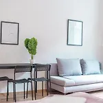 Antique Chic 2Br Apt Getaway In A Historic Setting