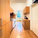 Affordable 2Br Apartment, Close To Danube River
