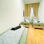 Bright 5Br Shared Apartment W Great Transport Link