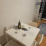 Simple Room Private Apartment