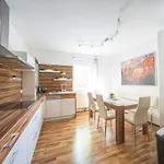 Big Luxury 3Br Near Center