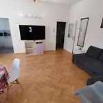 Cozy Apartment Near Schoenbrunn 17