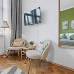 Stylish & Modern Viennese Apartment