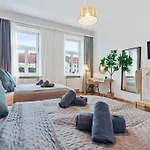 Stylish & Modern Viennese Apartment