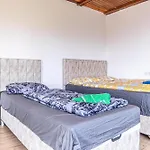 Comfy Rooms In Shared Villa With Terrace And Garden