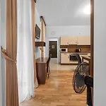 Two-Bedroom Balcony Retreat For 4 Near Millennium Tower