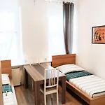 Favorit-Rooms Direkt Metro-U1 Best Connection To Centralstation And City-Center