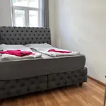 Affordable 3Br Apt Prime Location In Vienna
