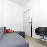 Near Schoenbrunn - Economy Rooms In Shared Apartment At Meidling Train Station