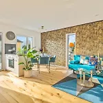 Black Suite - Whirlpool Terrace - Free Parking - Wifi