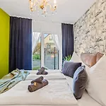 Green Suite - Whirlpool Garden - Free Parking - Wifi