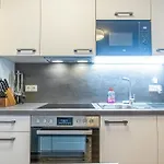 Charming 1Br And 1Lr Apt Modern Design Donaustadt