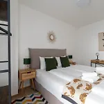 Elegant 1Br Balcony Oasis By Hm